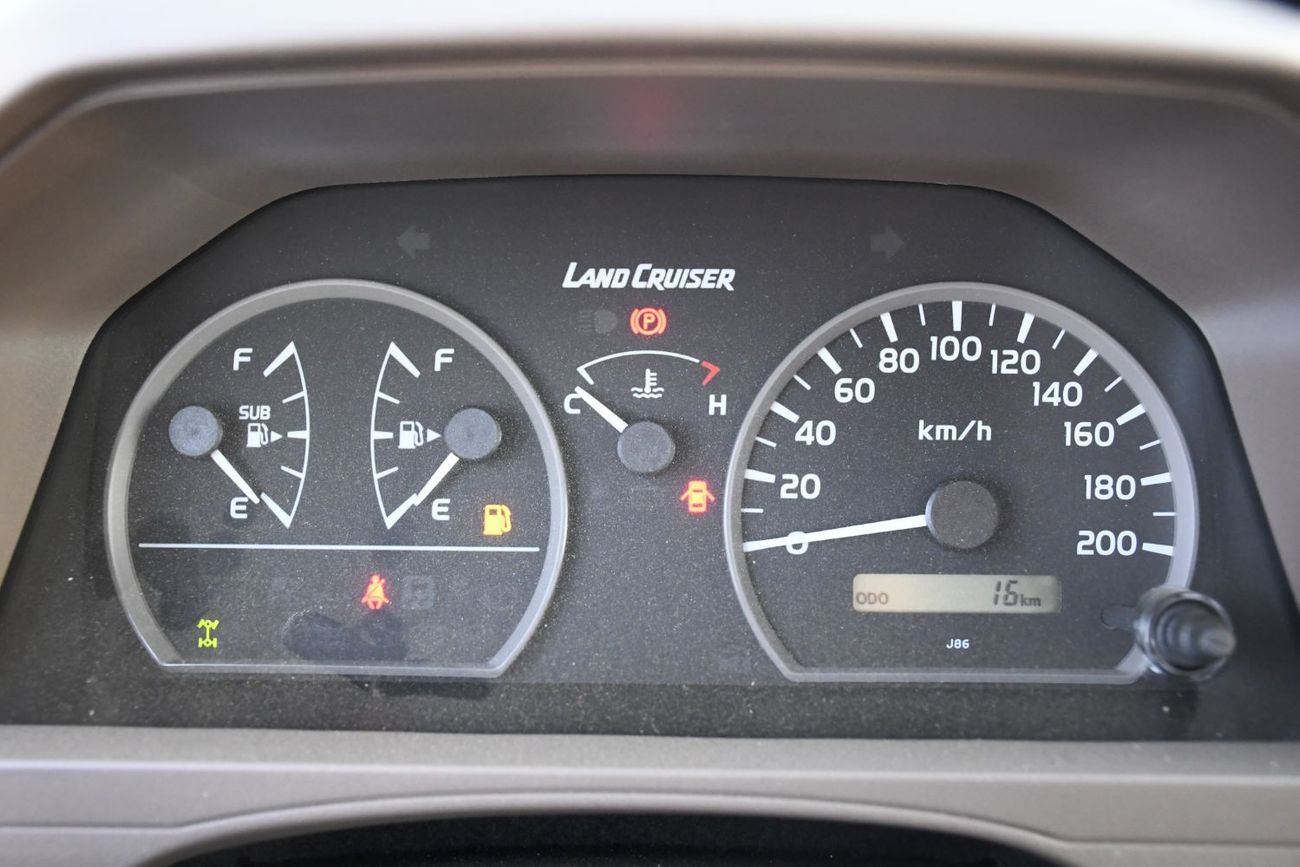 Toyota Land Cruiser Pick Up 79 4.5L V8 MT Diff lock Full option