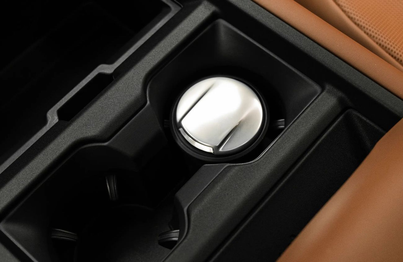 Land Rover Defender 4.4L V8 Twin-Turbo Mild Hybrid Engine