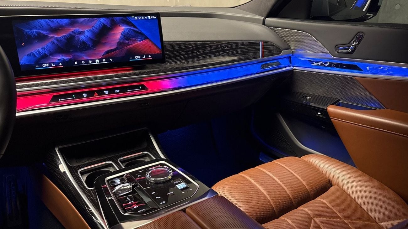 BMW 735i 2024 | GCC Specs | Agency Warranty & Service