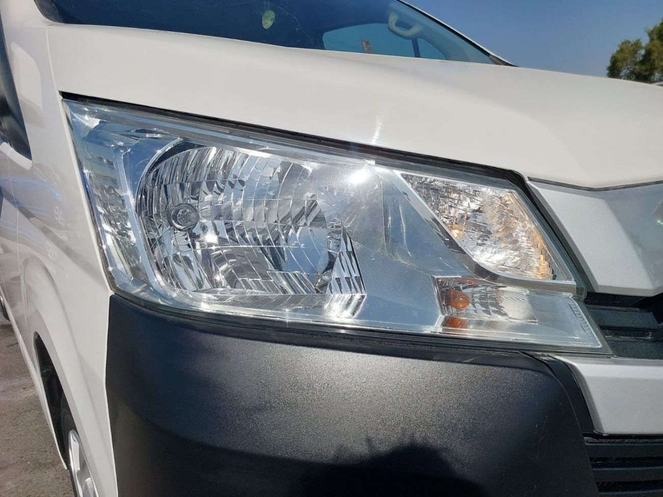 Toyota Hiace (RAMADAN OFFER) TOYOTA HIACE VAN RHD 2020 MODEL 2.8 L DIESEL AUTOMATIC(PM14560)