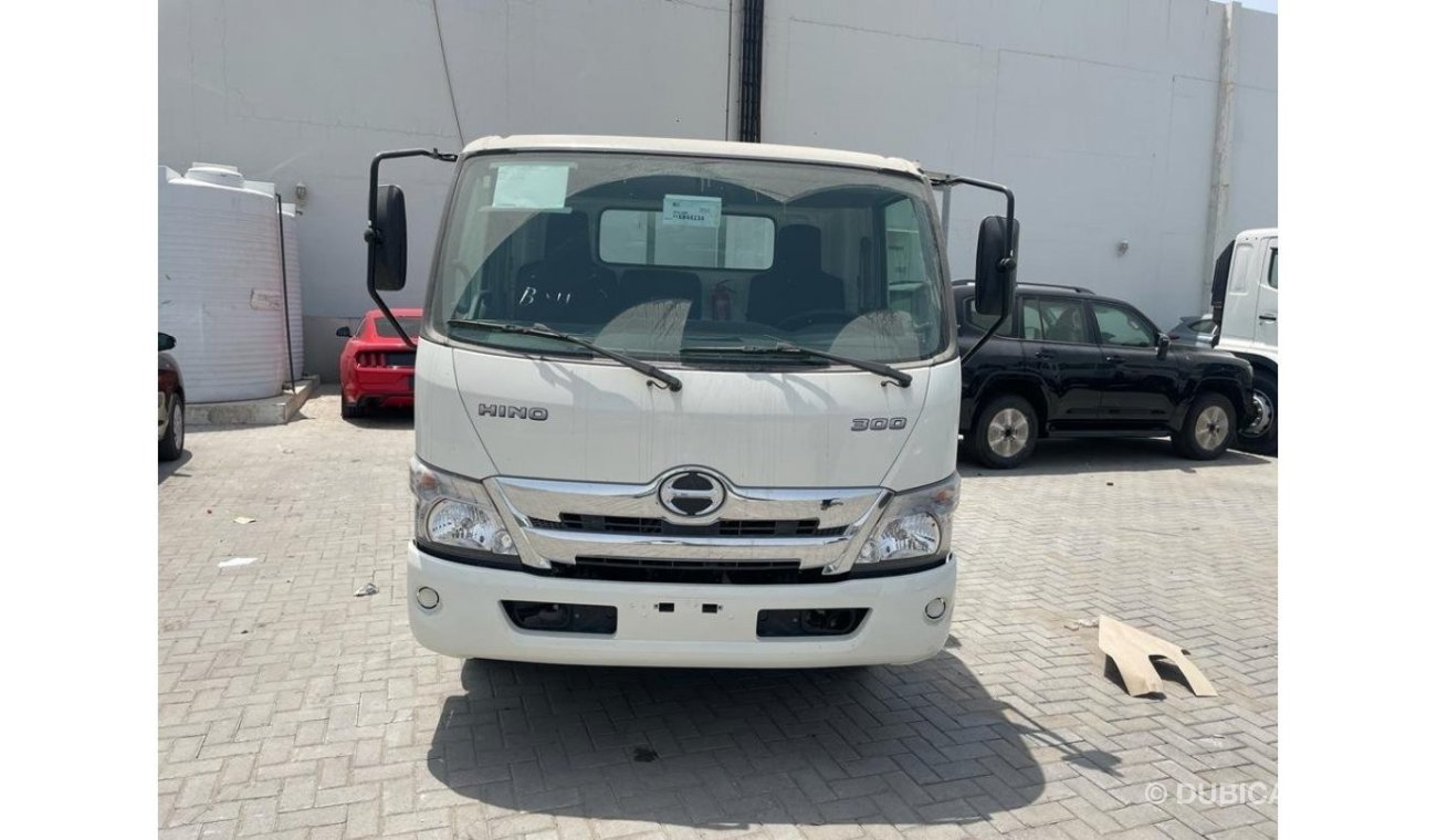 Hino 300 Hino 300 series, 714  4.2 Ton