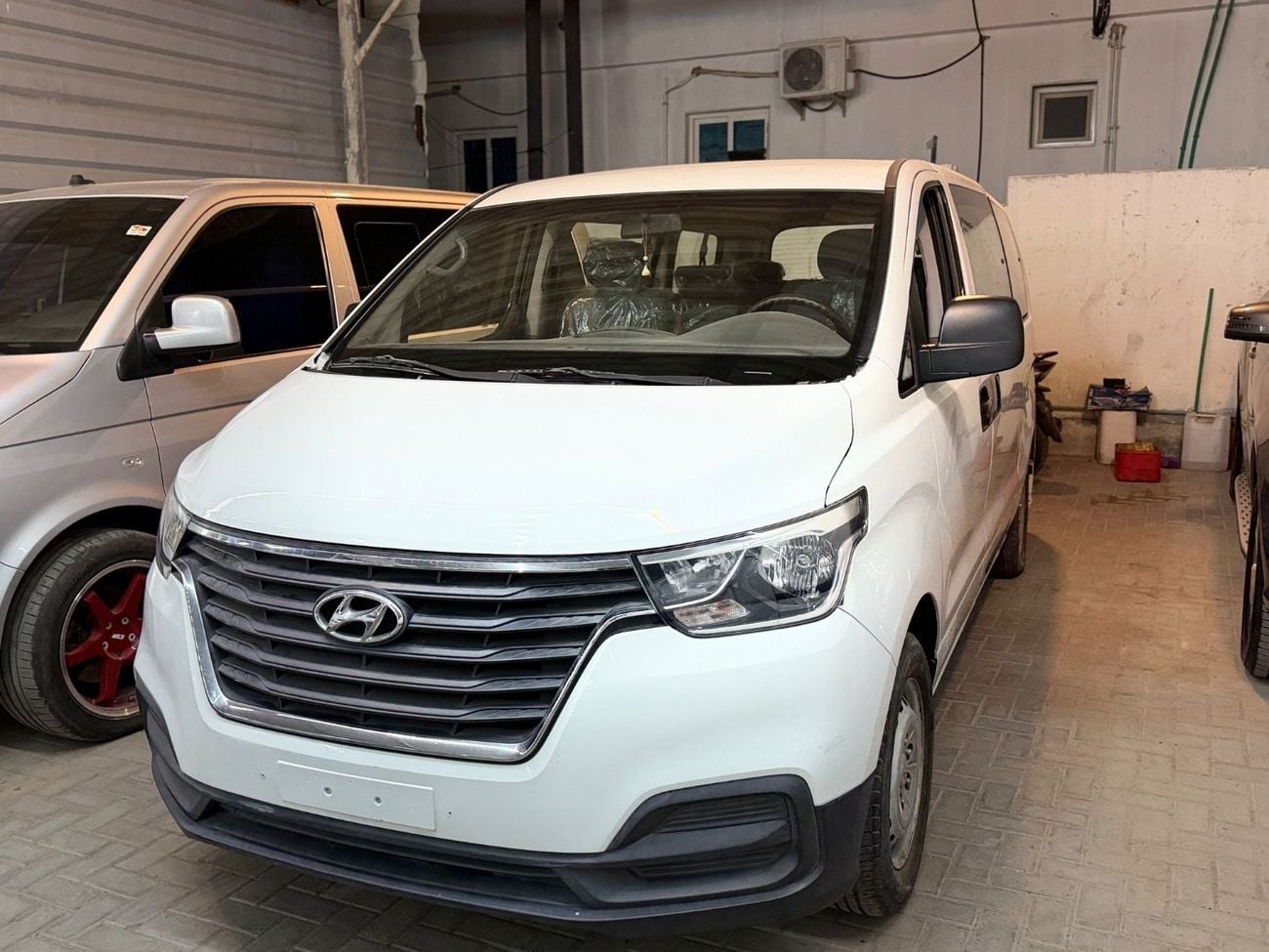 Hyundai H-1 GL