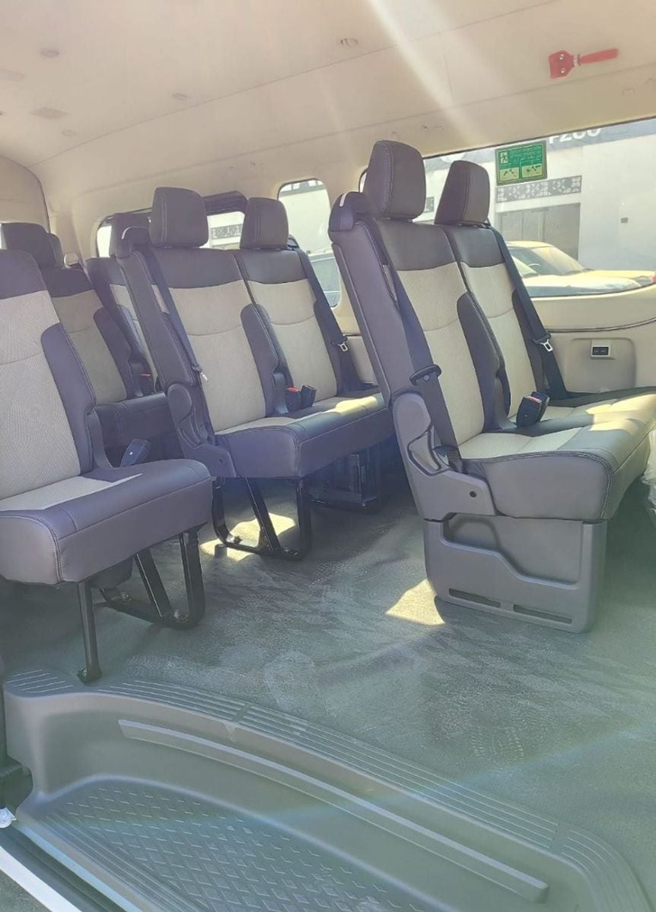 Toyota Hiace - Toyota Hiace GL HIGHROOF / 13 SEATER / REAR CAMERA / 3.5L PETROL A/T / WHITE BUMPER