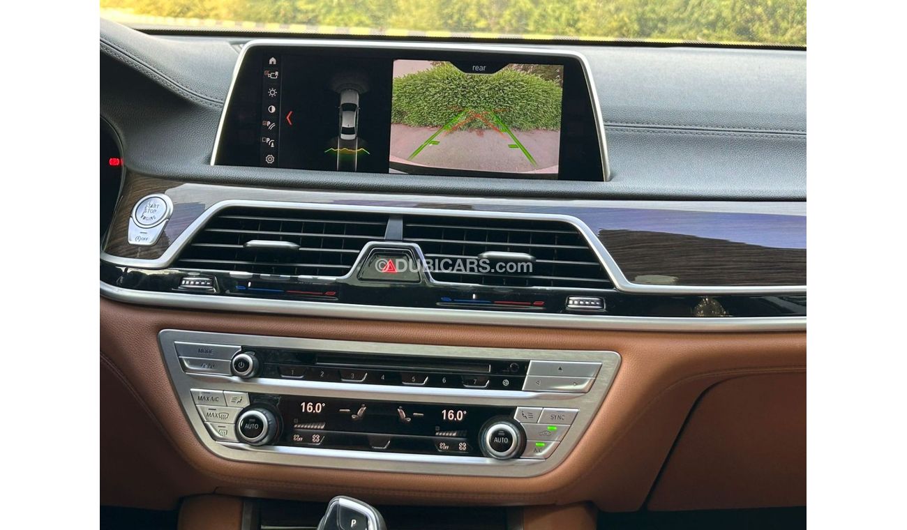 BMW 730Li Executive BMW 730 LI 2018 GCC OPGINAL PAINT // 2keys // ACCIDENT FREE // PERFECT CONDITION