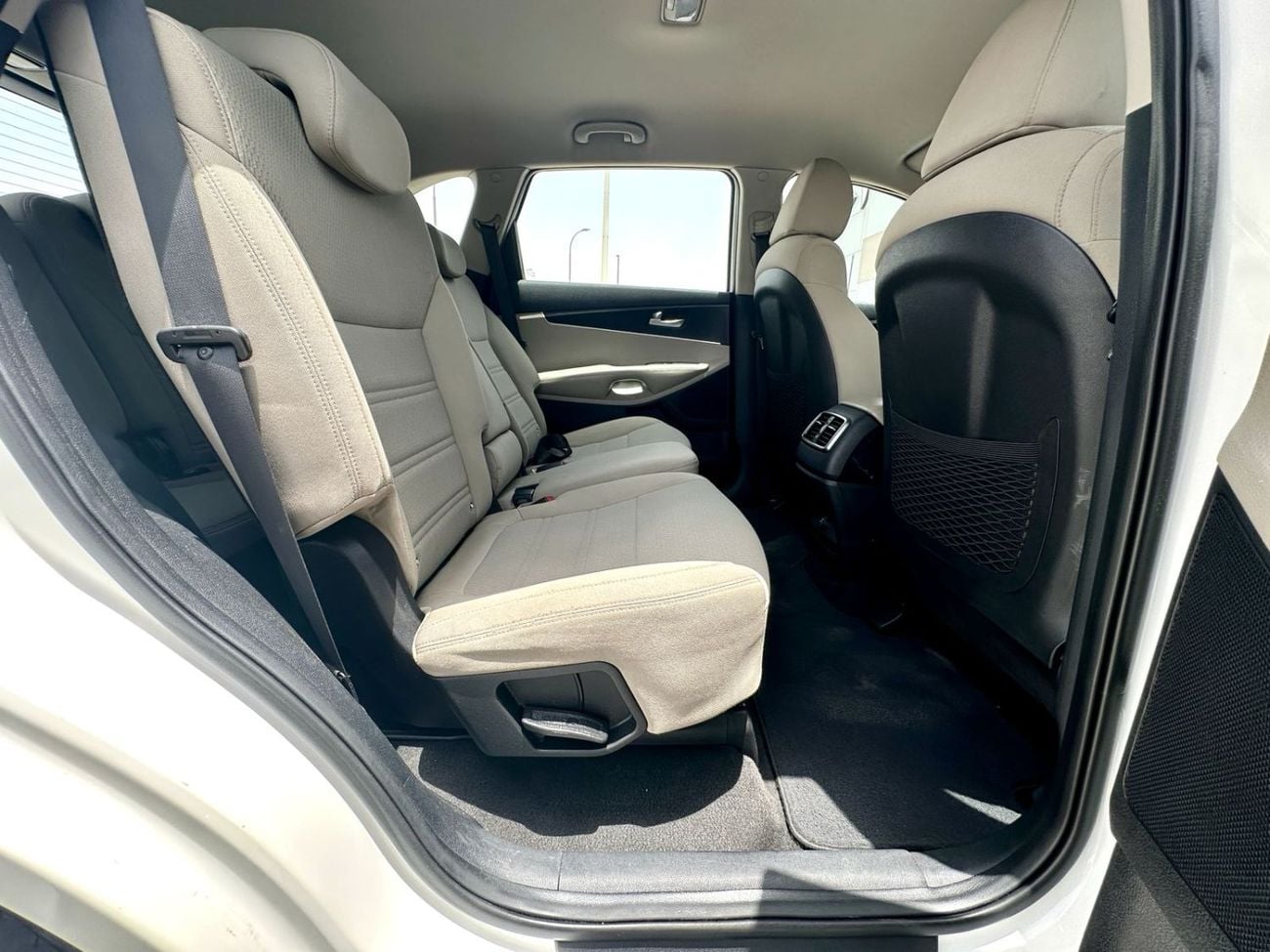 كيا سورينتو 670-Monthly l GCC l 2.4L, Cruise, Camera l Accident Free