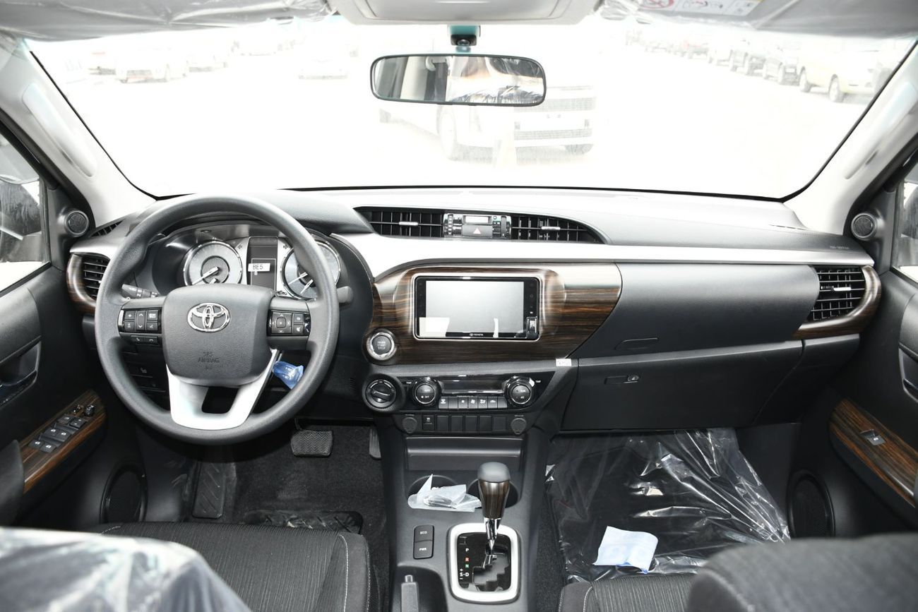 تويوتا هيلوكس 2.7L V4 Automatic with BSM Full option (Ready Stock)