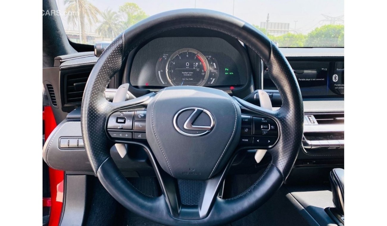 لكزس LC 500 5.0L V8 Carbon Fiber Roof Perfect Condition 2018 Model