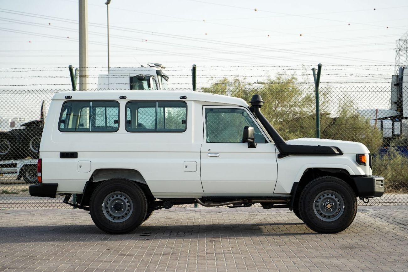 Toyota Land Cruiser 70 Land Cruiser Hard Top V6 4.2L 2025 MY EXPORT