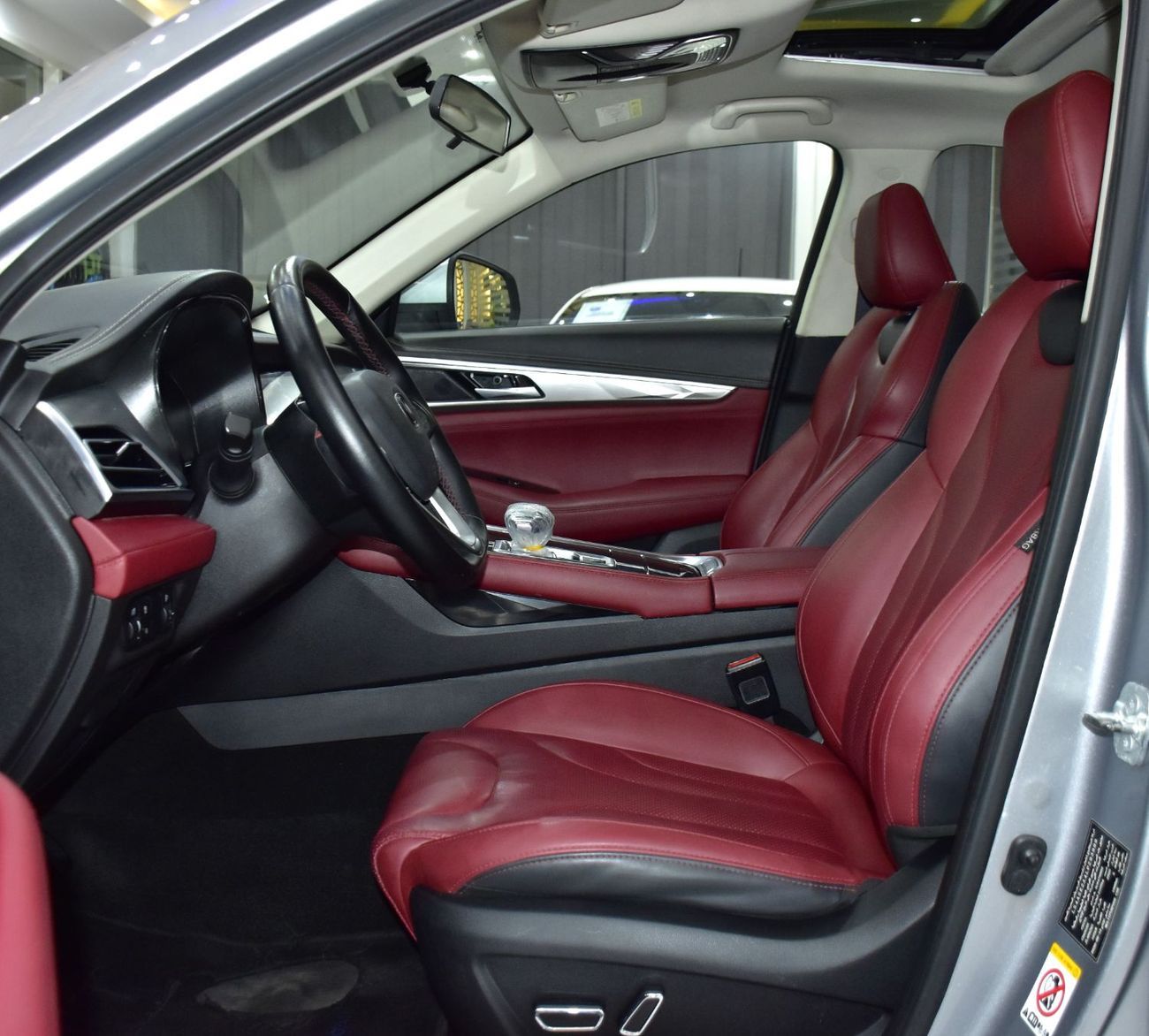 تشنجان CS85 EXCELLENT DEAL for our Changan CS85 360T ( 2020 Model ) in Silver Color GCC Specs