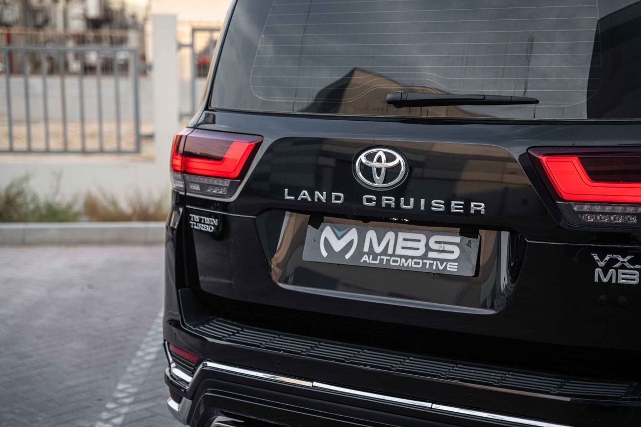 Toyota Land Cruiser 3.3L DIESEL VXR FULL OPTION WITH VIP MBS AUTOBIOGRAPHY 4 SEATER + MASSAGE FUNCTION AND ROOF STAR LIG