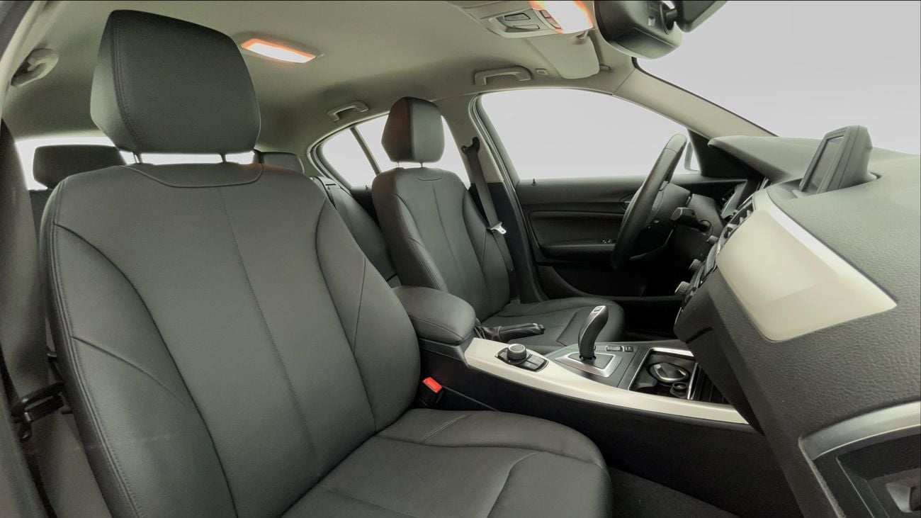 بي أم دبليو 120i EXECUTIVE 2 | بدون دفعة مقدمة | اختبار القيادة في المنزل