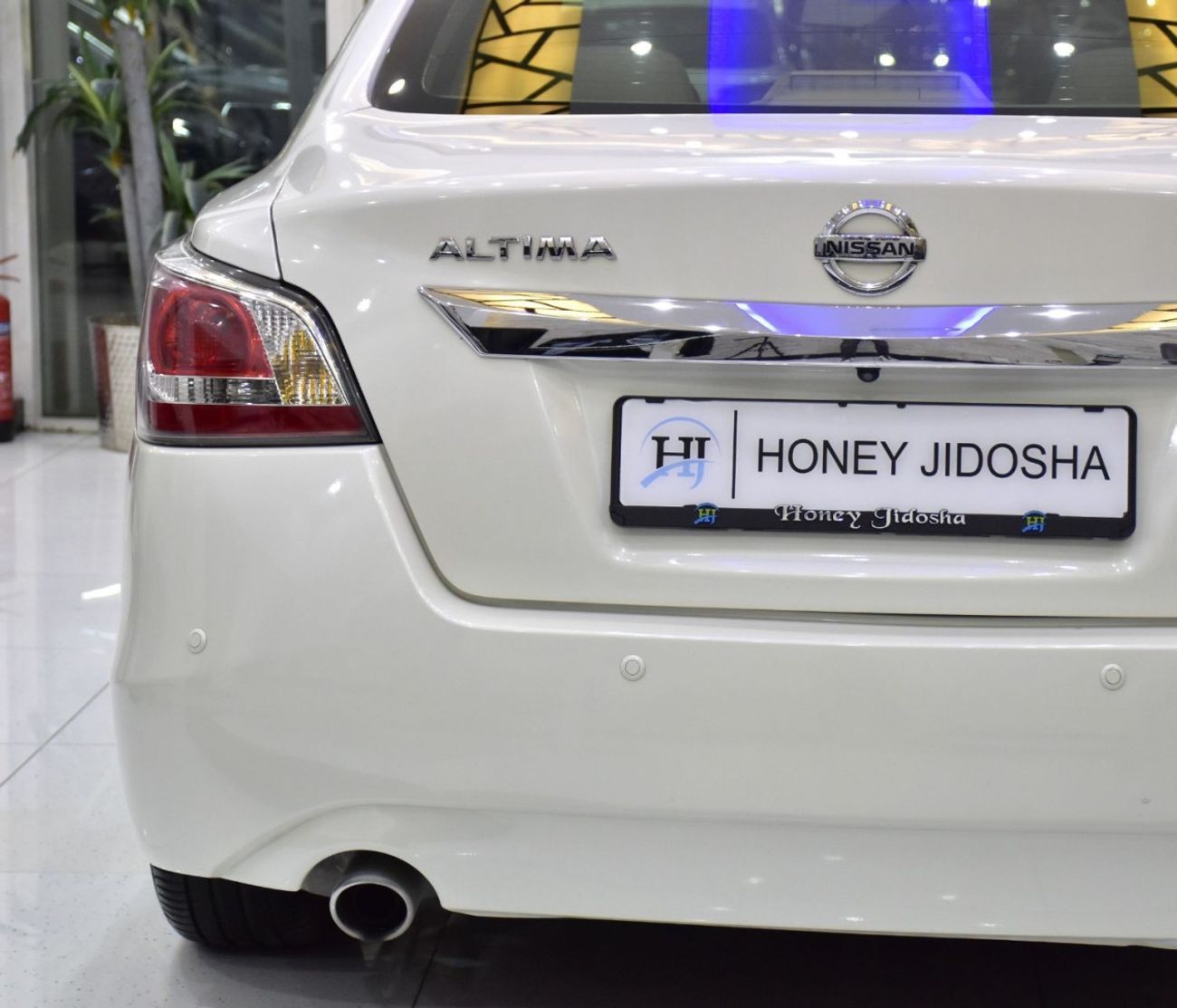 Nissan Altima EXCELLENT DEAL for our Nissan Altima 2.5 S ( 2015 Model ) in White Color GCC Specs