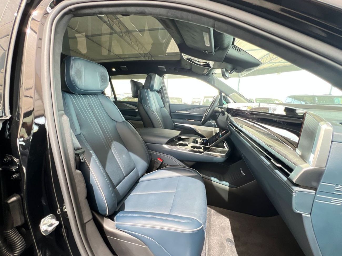 Cadillac Escalade Cadillac Escalade IQ Sports 2