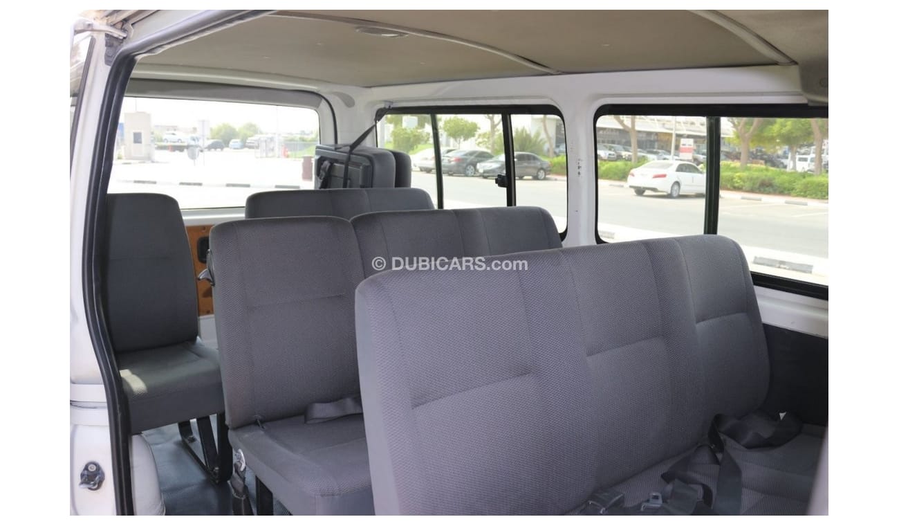 Toyota Hiace GL - Standard Roof TOYOTA HIAC 2013 PETROL 14 PASSENGER