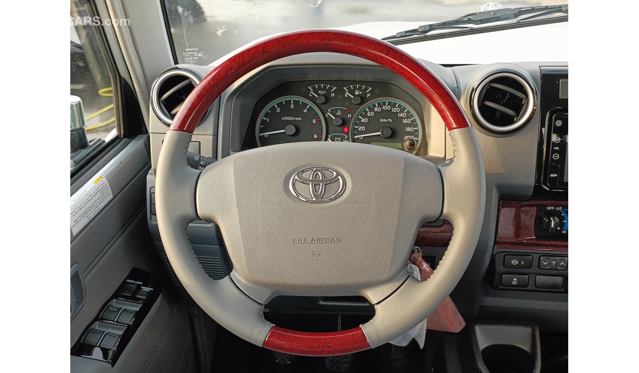Toyota Land Cruiser Pick Up 4.5L V8 DIESEL, M/T / DOUBLE CABBIN / DIFF LOCK ( CODE # 7899)
