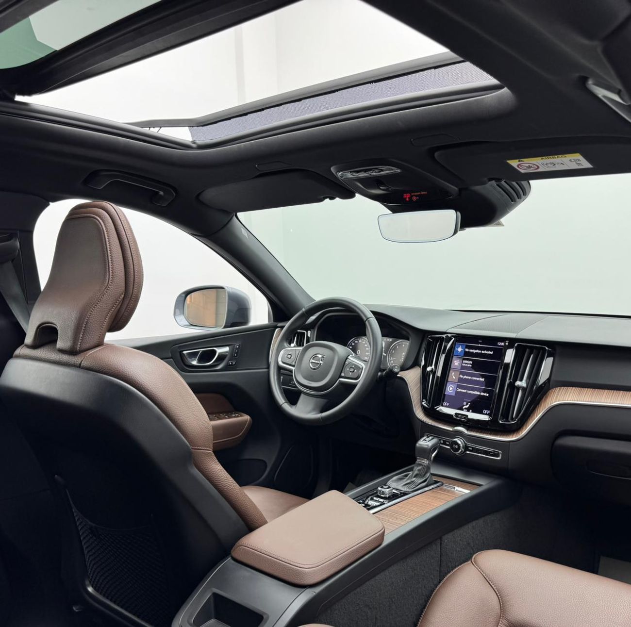 فولفو XC 60 T5 Momentum 2.0L AWD 2021 Volvo XC90 T5 Momentum, Full Service History, 1 Year Warranty, GCC