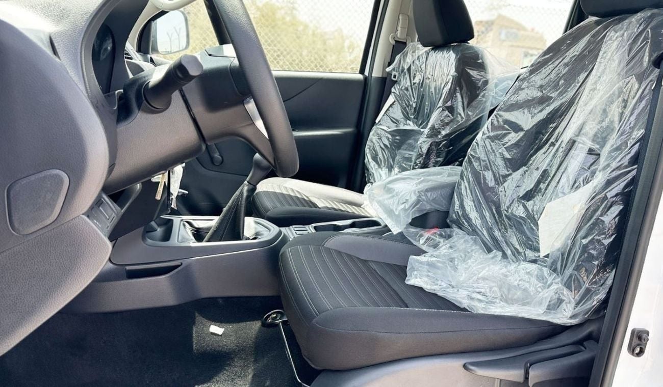 Nissan Navara 2.5D XE D23 4X4 DC PLUS MT