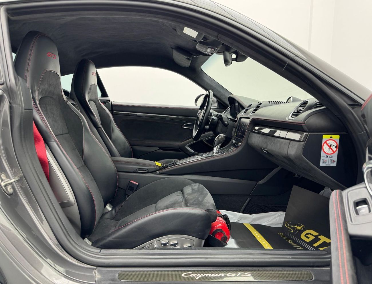 بورش كايمان 718 2018 Porsche 718 Cayman GTS, Fully Loaded, 1 Year Warranty, Full Service History, GCC