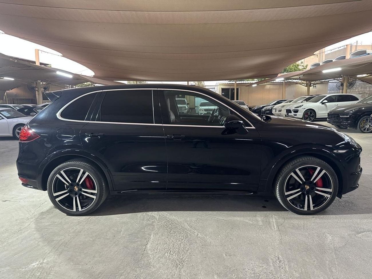 Porsche Cayenne TURBO S 4.8L (550 HP) PORSCHE CAYENNE 2014 | FULL SERVICE HISTORY | TWO KEYS | FULLY LOADED