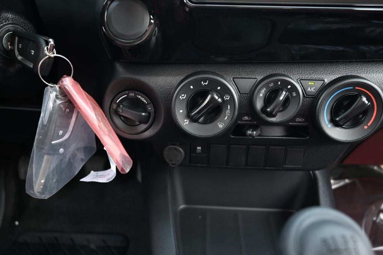تويوتا هيلوكس Toyota Hilux 2.4 MT 2026 basic Oman GCC