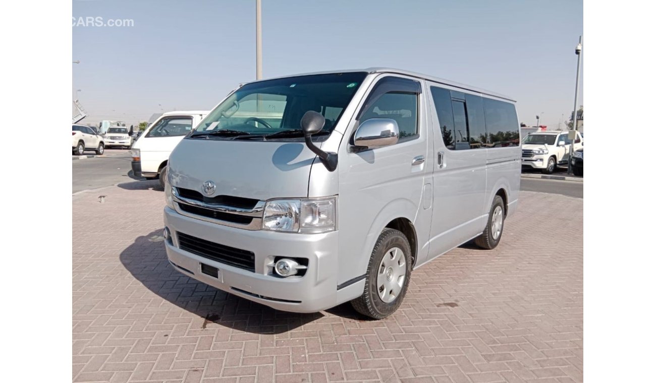 تويوتا هاياس TOYOTA HIACE VAN RIGHT HAND DRIVE (PM1363)