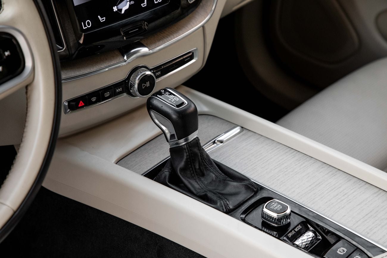 Volvo XC60 XC60 T5 Inscription | 2,057 P.M | 0% Downpayment | VOLVO SERVICED!