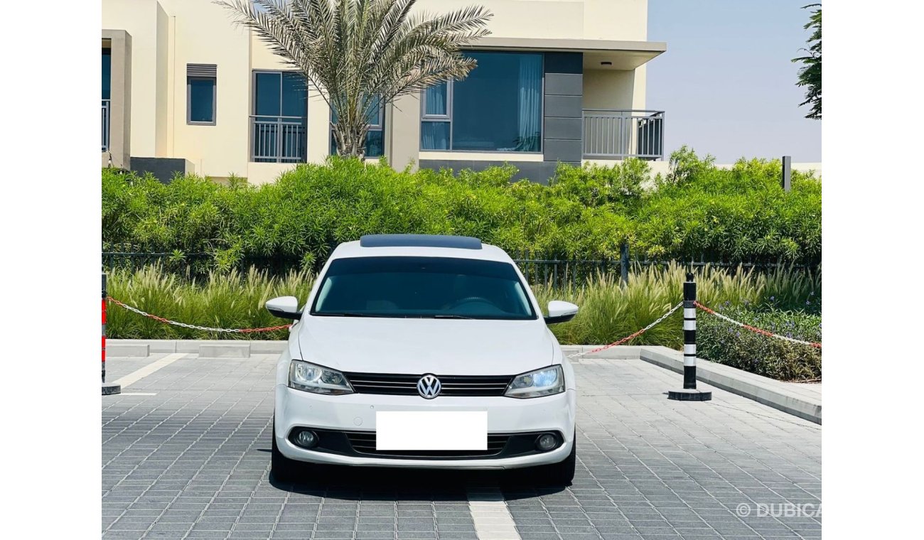 Volkswagen Jetta || Sunroof || GCC || Well Maintained