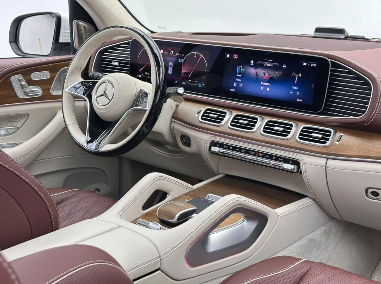 مرسيدس مايباخ gls600 مايباخ 2024 Mercedes-Maybach GLS 600 4MATIC, 1 Year Warranty Unlimited Km, Full Service History