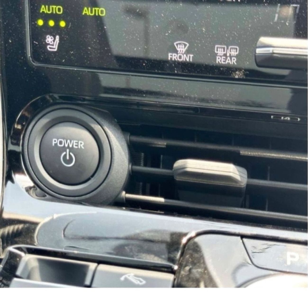 تويوتا bZ4X TOYOTA BZ4X FULL EV LONG RANGE 615km FULL OPTION 2WD WITH AUTO PARK