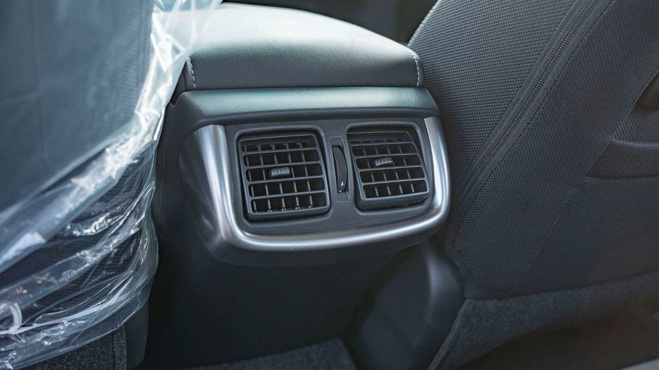 تويوتا هيلوكس 2025 Toyota Hilux DC 2.7L Petrol MT - Black Interior