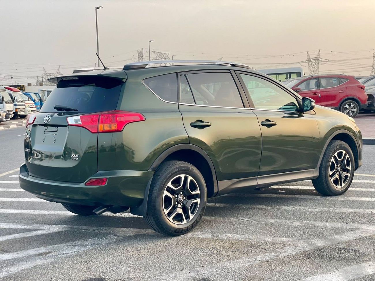 تويوتا راف ٤ 2013 Toyota Rav4 XLE 4x4 Full Option - Sunroof - Special Color With Rims - 109,300 Mileage