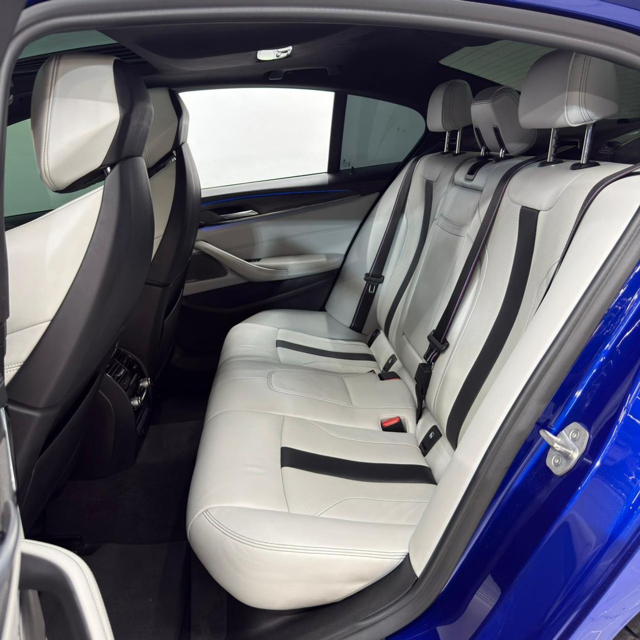 بي أم دبليو M5 AED 3,721 / Monthly l 0% Downpayment l M5 V8 l Excellent Condition