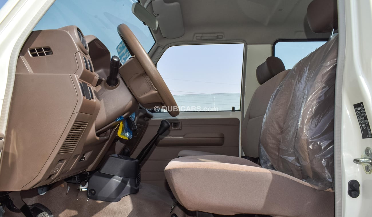 Toyota Land Cruiser 70 V6 4WD