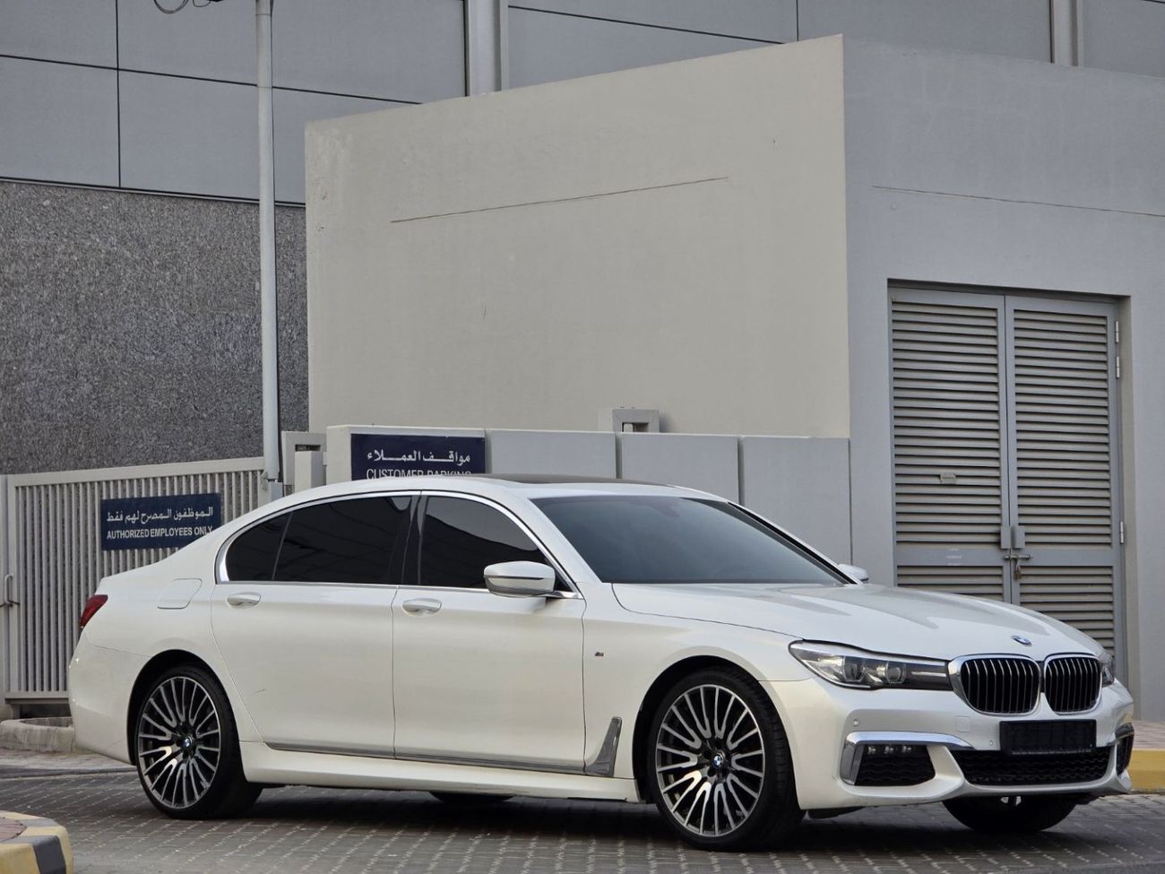 BMW 730Li Exclusive 2.0L BMW 730LI 2018 GCC ACCIDENT FREE // PERFECT CONDITION IN SIDE OUT SIDE
