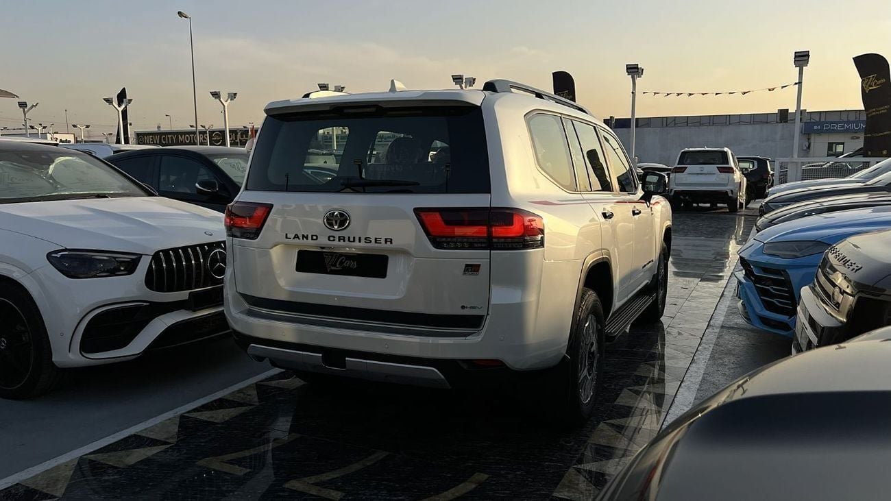 تويوتا لاند كروزر GR SPORT 3.5 HEV 2026