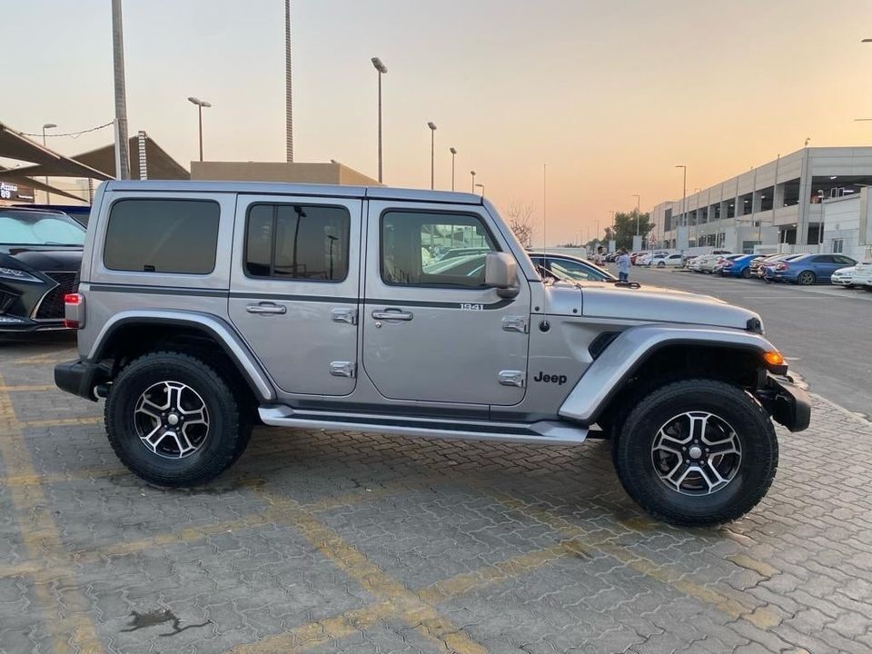 Used Jeep Wrangler Unlimited Sahara 2021 for sale in Sharjah 695786