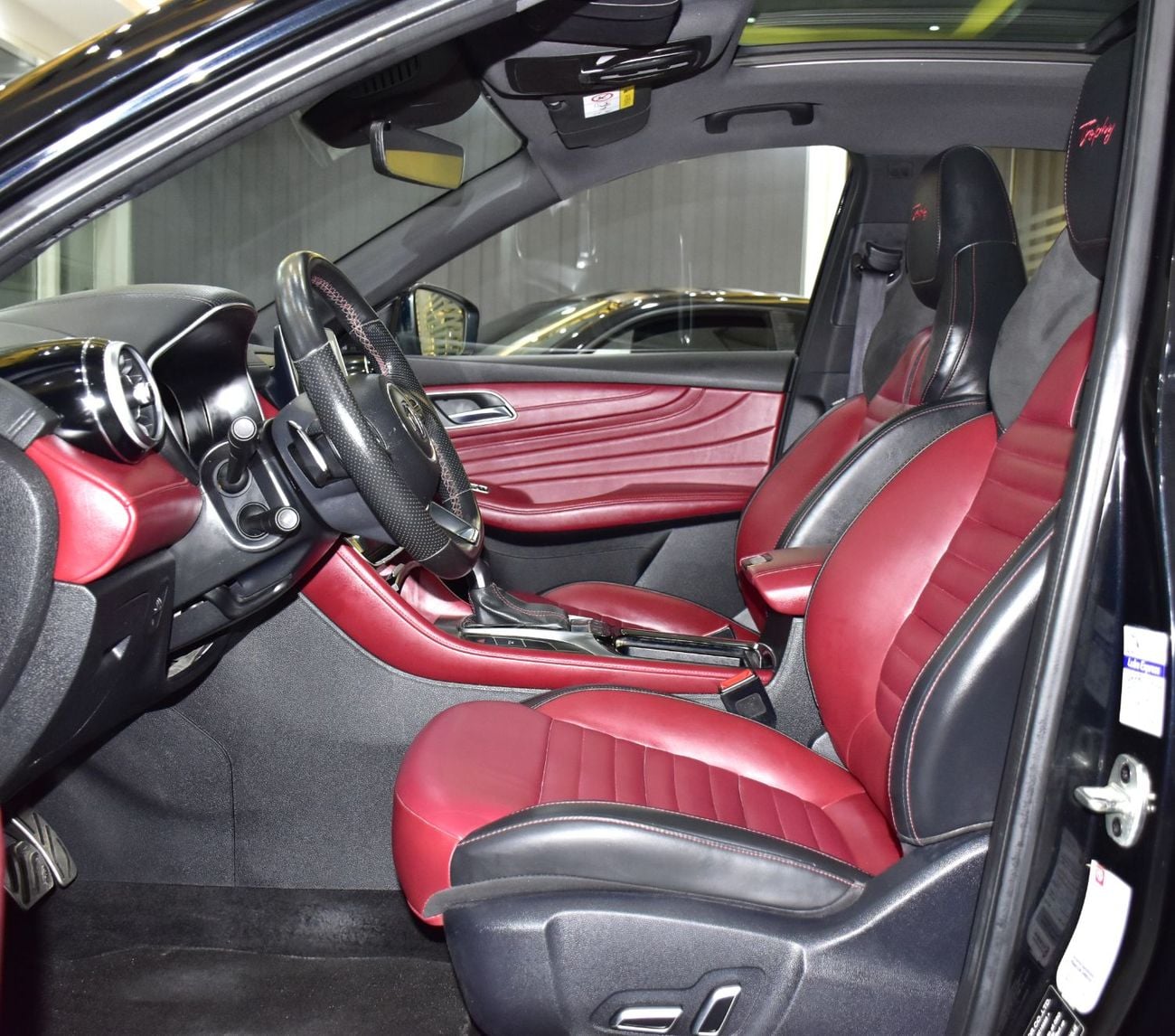 أم جي HS EXCELLENT DEAL for our MG HS Trophy AWD 30T ( 2023 Model ) in Black Color GCC Specs