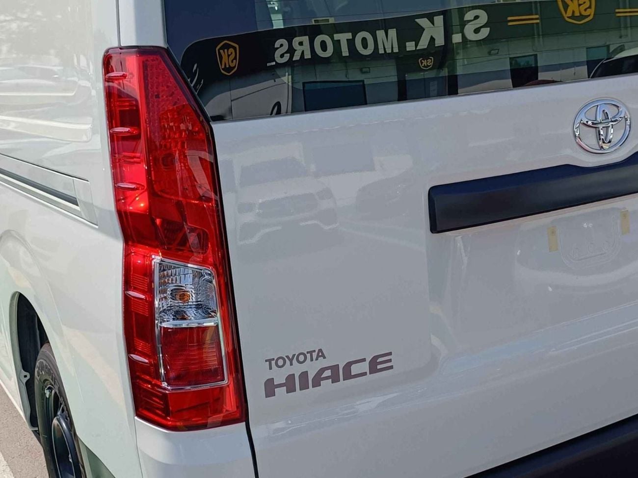 Toyota Hiace TOYOTA HIACE CARGO LOW ROOF || 3.5L PETROL A/T V6 (CODE # HCLRAE)