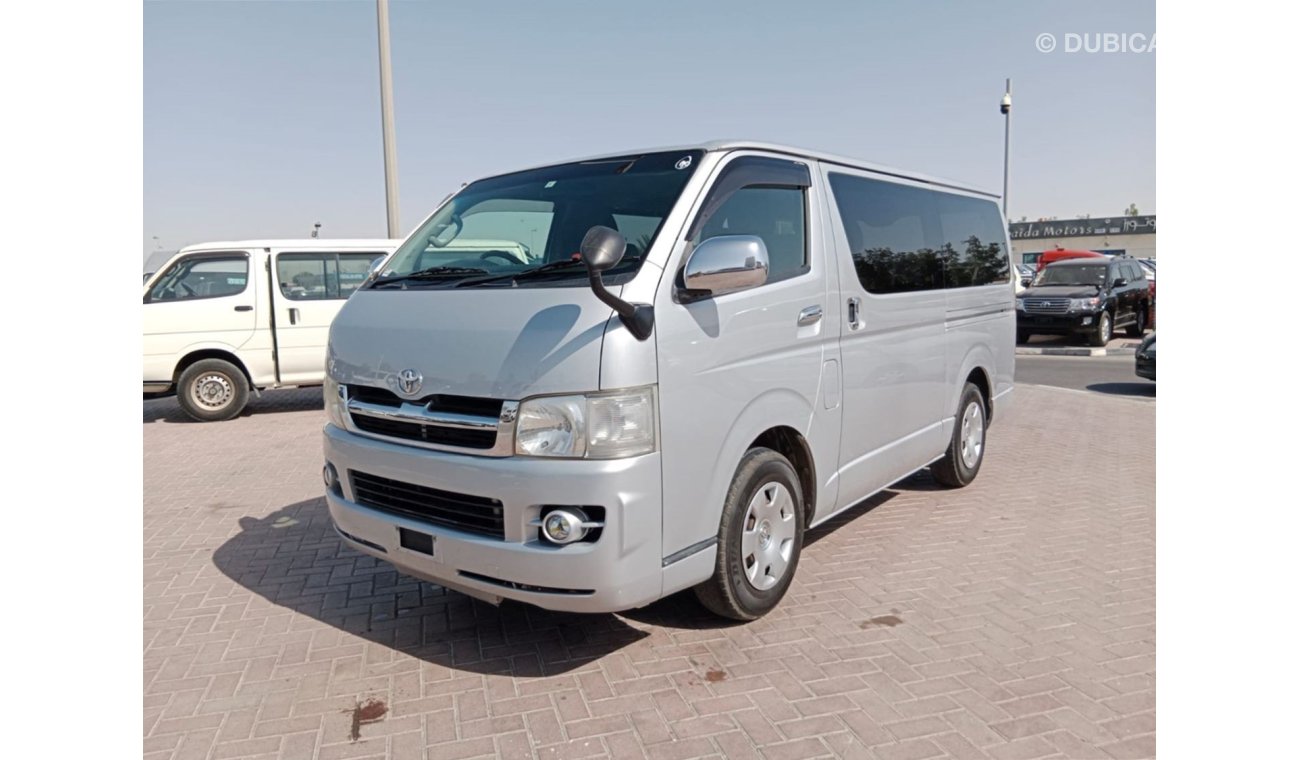 تويوتا هاياس TOYOTA HIACE VAN RIGHT HAND DRIVE (PM1362)