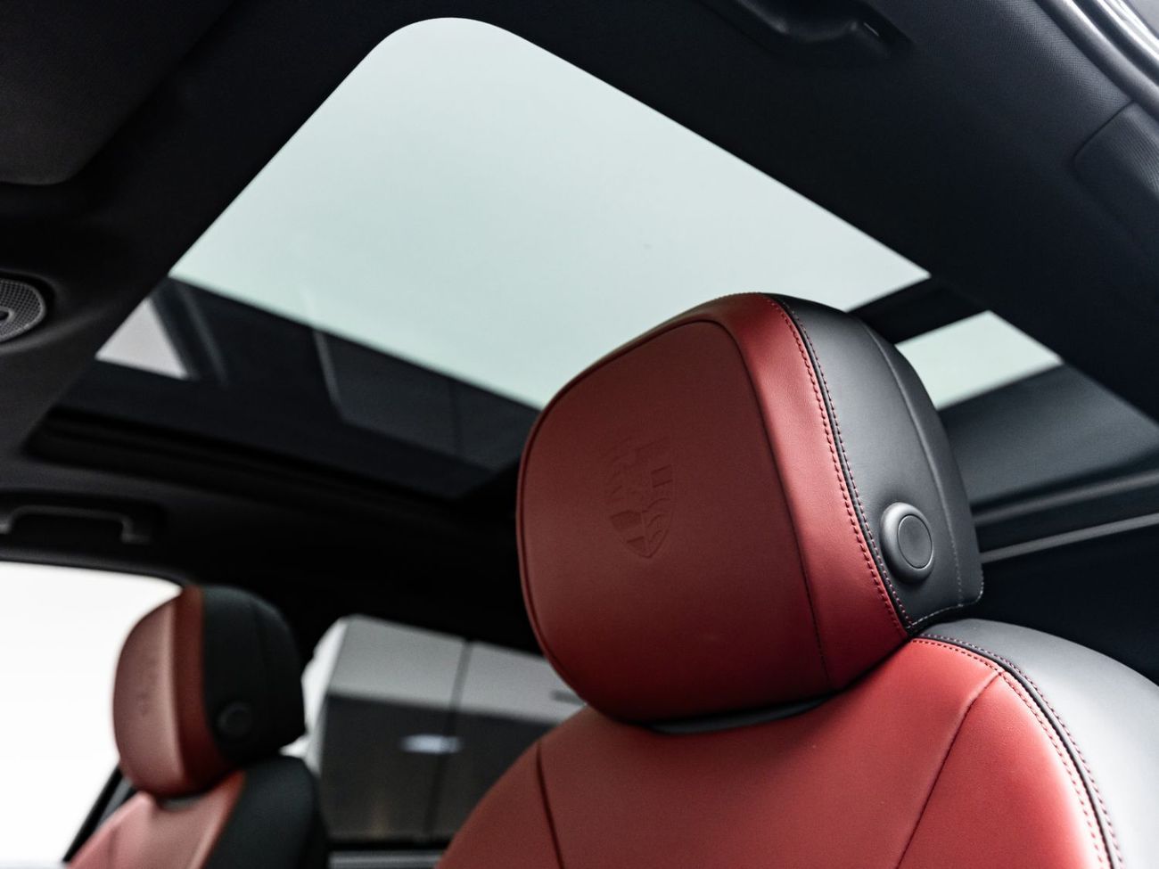 Porsche Cayenne Base 2025 Porsche Cayenne SUV, September 2027 Porsche Warranty, Low Kms, GCC