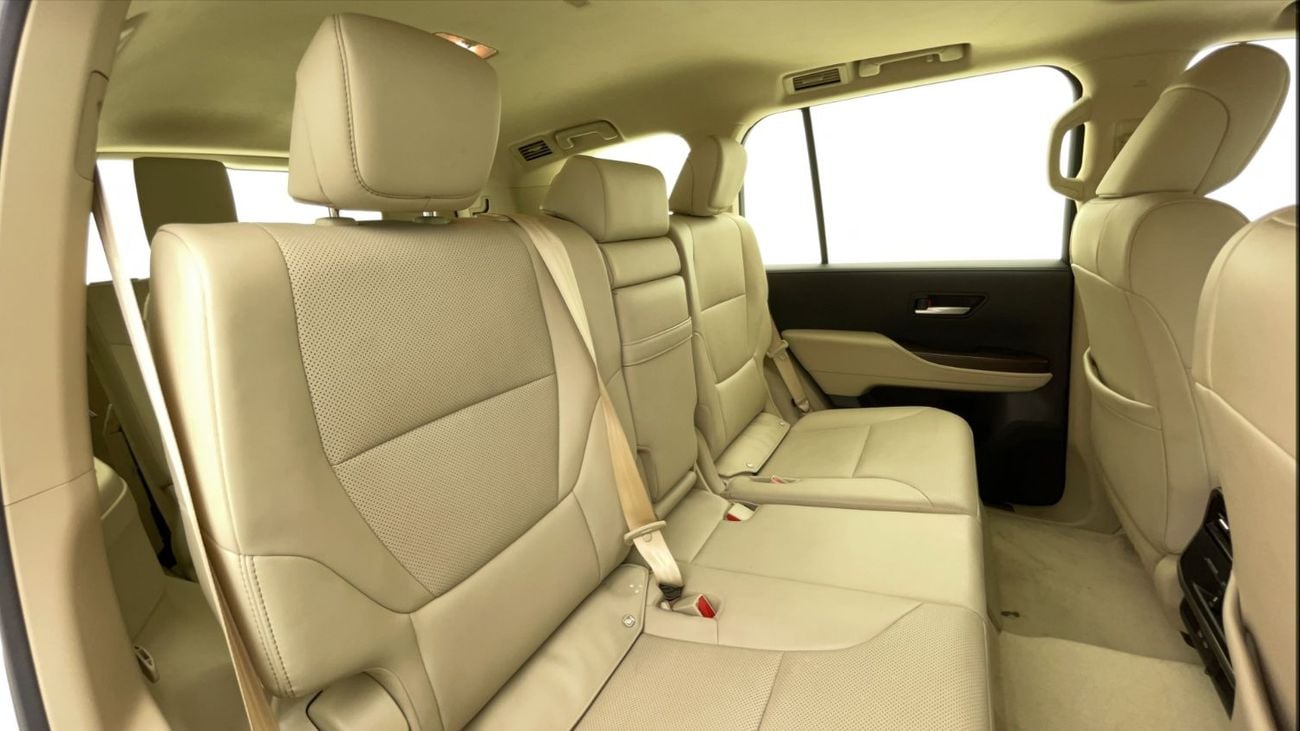 Toyota Land Cruiser 4L 2024 | 0 DP | 3348/Month | 30 Day Return | Service History