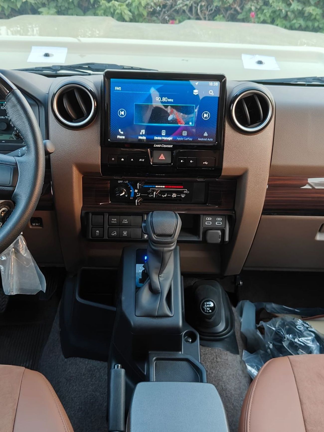 تويوتا لاند كروزر 70 2024 Toyota Land Cruiser LC71 LX (3-Door) Hardtop 4.0L V6 Petrol A/T 4x4 Export Only