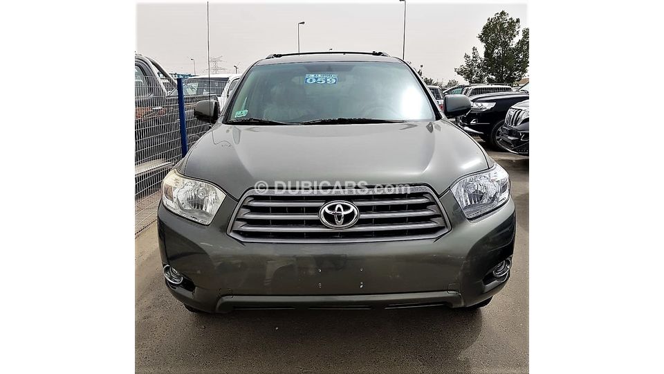 Used Toyota Highlander 2010 for sale in Ajman 221679