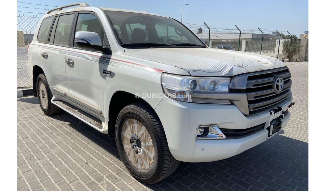 تويوتا لاند كروزر LAND CRUISER 4.6L WINCH 10 AIRBAGS, .SUNROOF. REMOTE ENGINE STARTER. REAR DVD FOR EXPORT ONLY