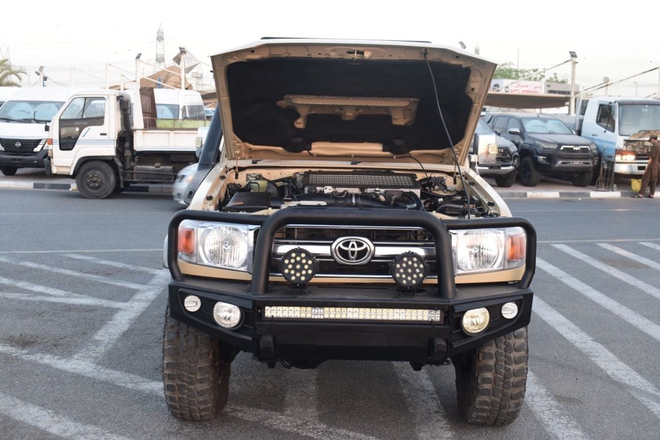 تويوتا لاند كروزر بيك آب Double Cabin 4.5L