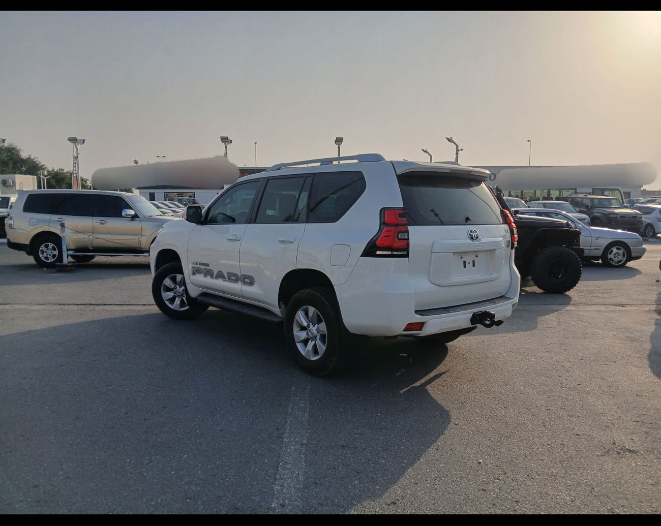 Toyota Prado Toyota prado 2022MODEL 2.7 v4 petrol Engine Colour White Transmission Automatic Interior.Begie 7seat