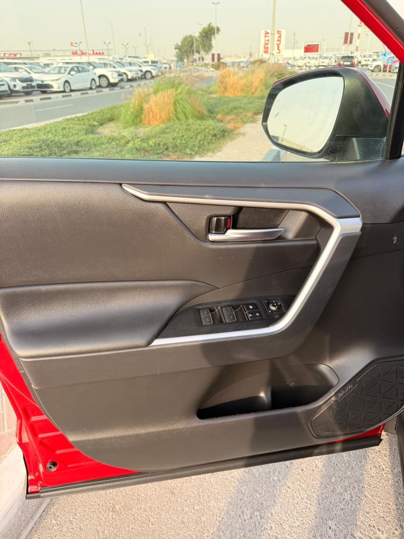 Toyota RAV4 XLE 2.5L AWD Full option 2023