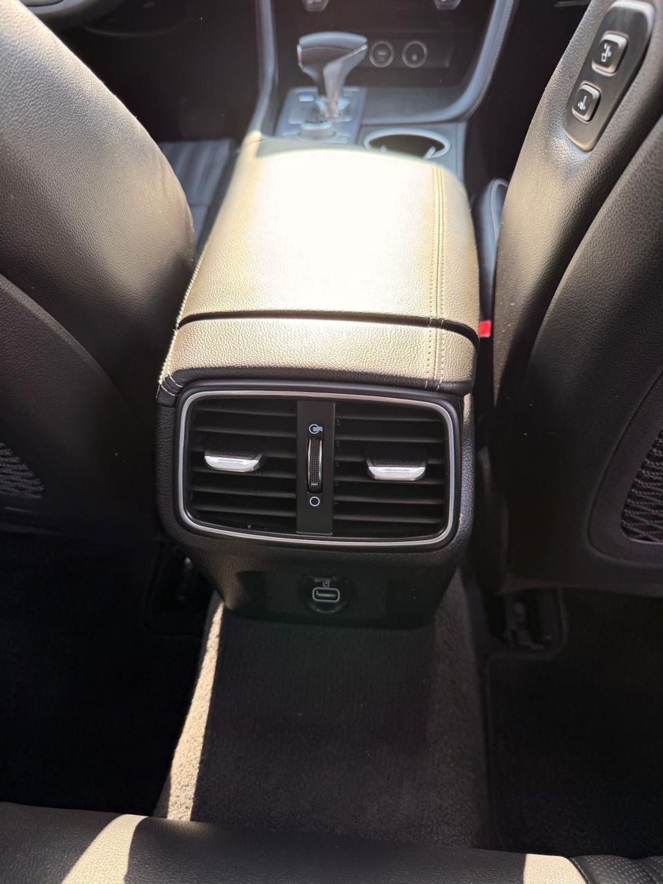 Genesis G70 Platinum 2.0L AWD