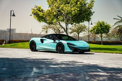 McLaren Artura STANDARD Fully Loaded low mileage 2 keys under warranty and service contract covered by PFF No accident No pa