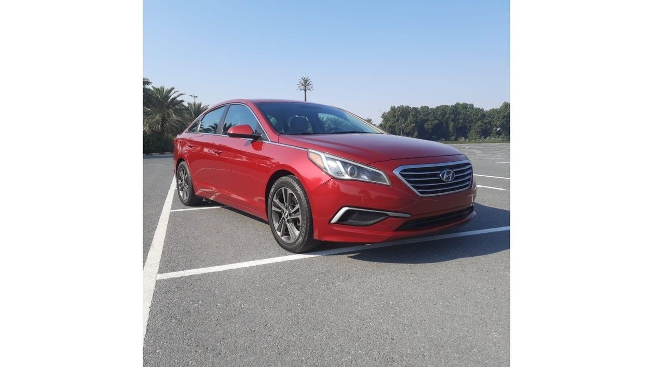 Hyundai Sonata GL Hyundai Sonata Se 2017 Red 2.4L 4 vin: 5NPE24AF4HH495067   ( UAS_ SPEC) VERY GOOD CONDITION